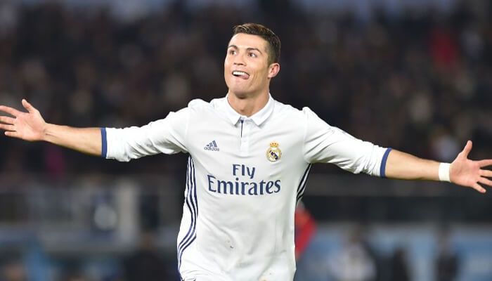 Cristiano Ronaldo scoort een hattrick in de finale van het WK voor clubs 2016 tegen Kashima Antlers